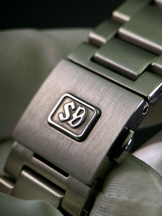 Retro Business Quartz Men's Watch Boutique Three Dimensional Polishing Hands Enamel Cream Yellow Dial Sapphire Mirror Waterproof